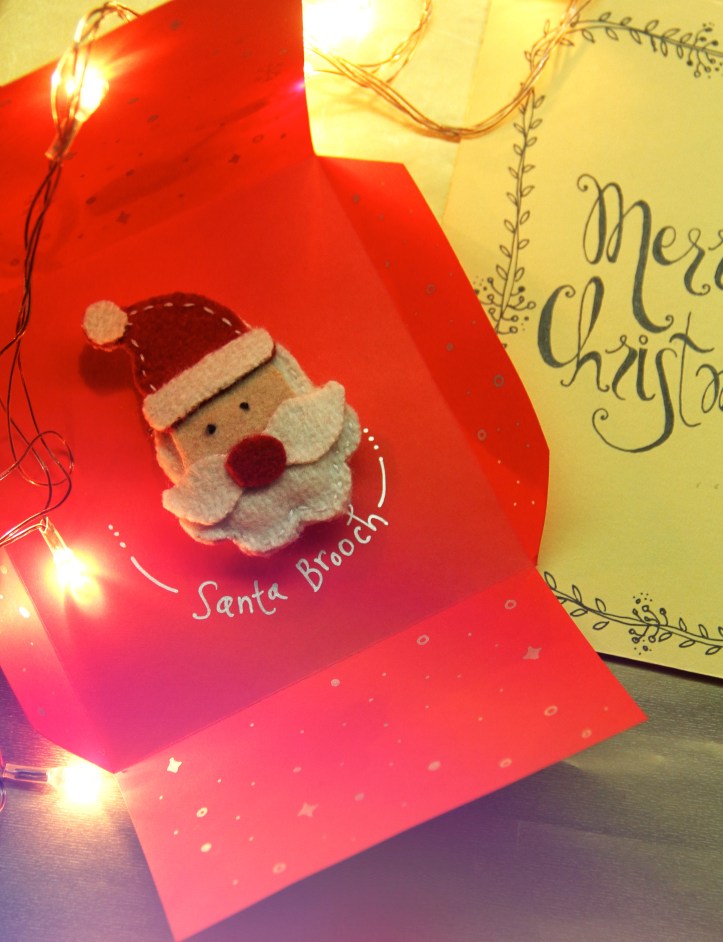 santa_brooch