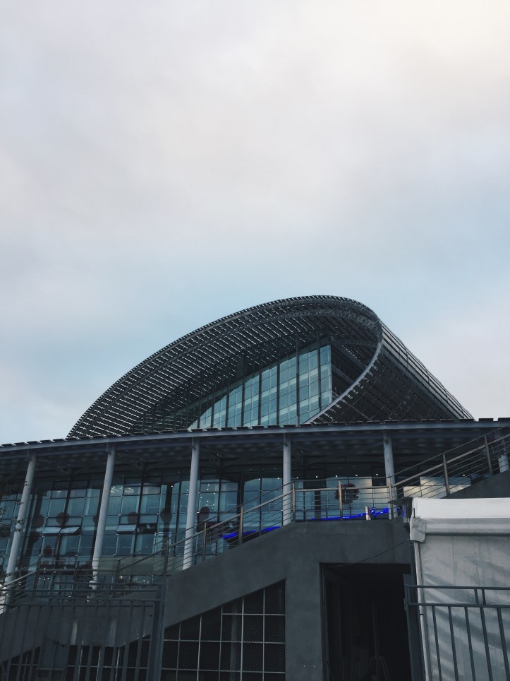 Allen Claudius Travel Blogger