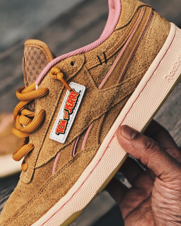 Reebok Club C Revenge Low x Tom & Jerry - Brown 2020 Size 9.5 VGC Mens Shoes Size 9.5 - Tom & Jerry x Reebok Club C Revenge Low Jerry for  main image 4